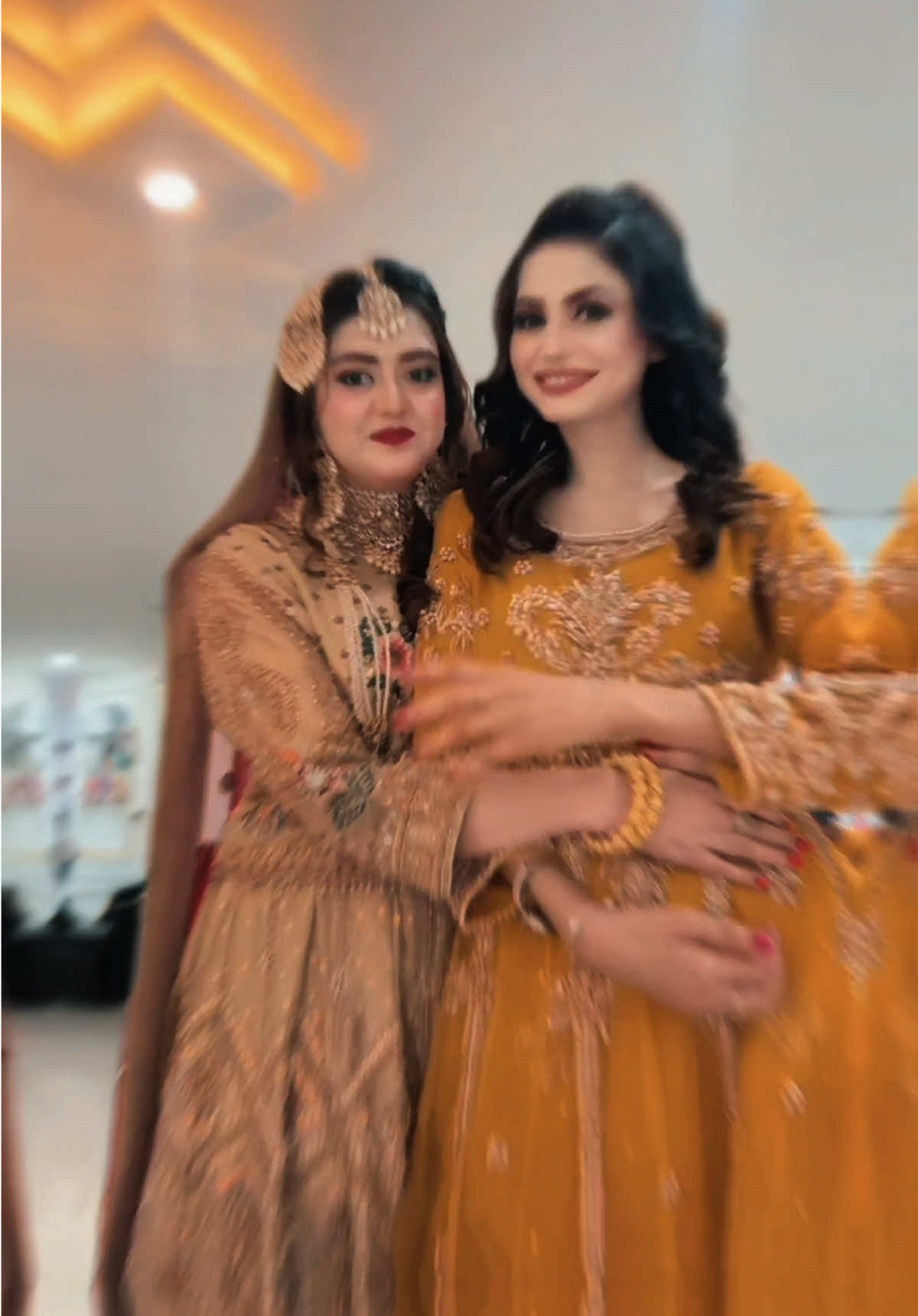 @Haنi_Queeن👰🏻&zwj;♀🦋