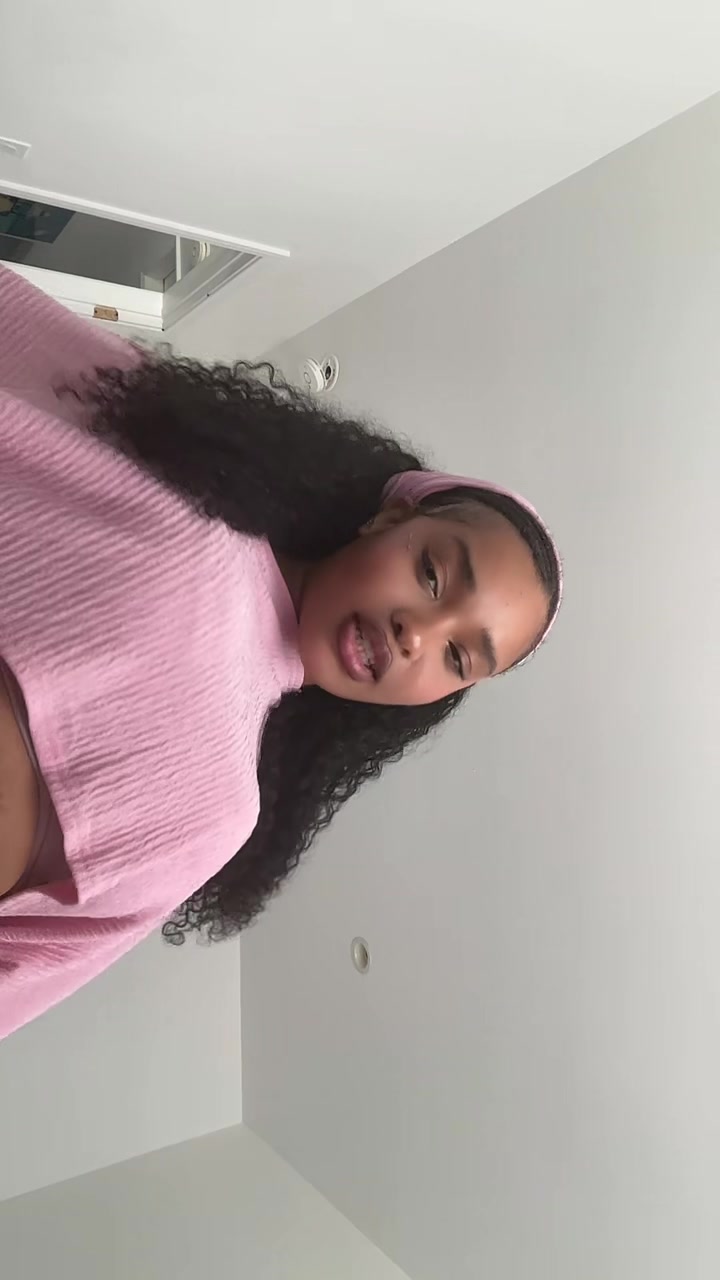 @Uni 💫