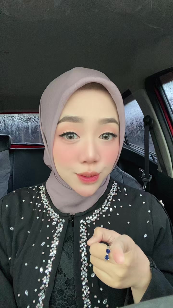 @vivi_fadilaa