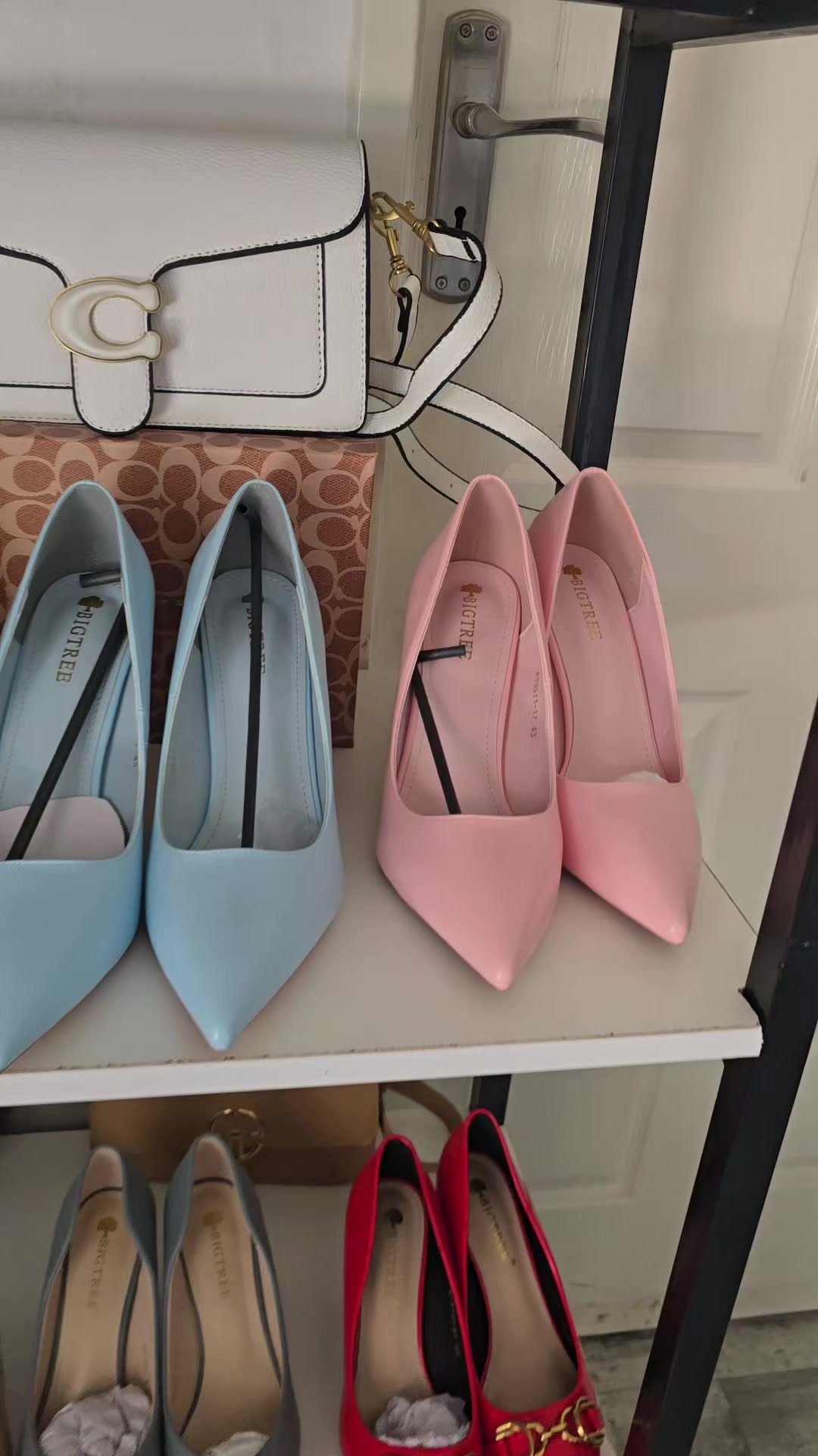 @Esem footwear