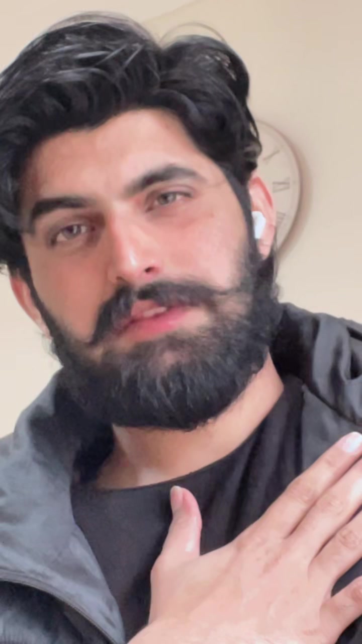 @Hamza Gujjar🇬🇧🇵🇰