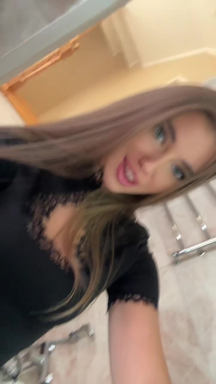 @Erika_Kem