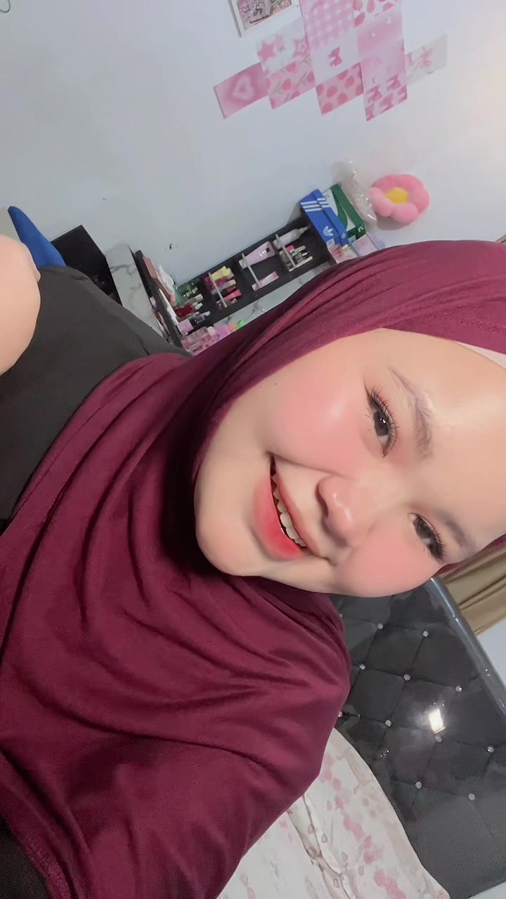 @Nisaa18