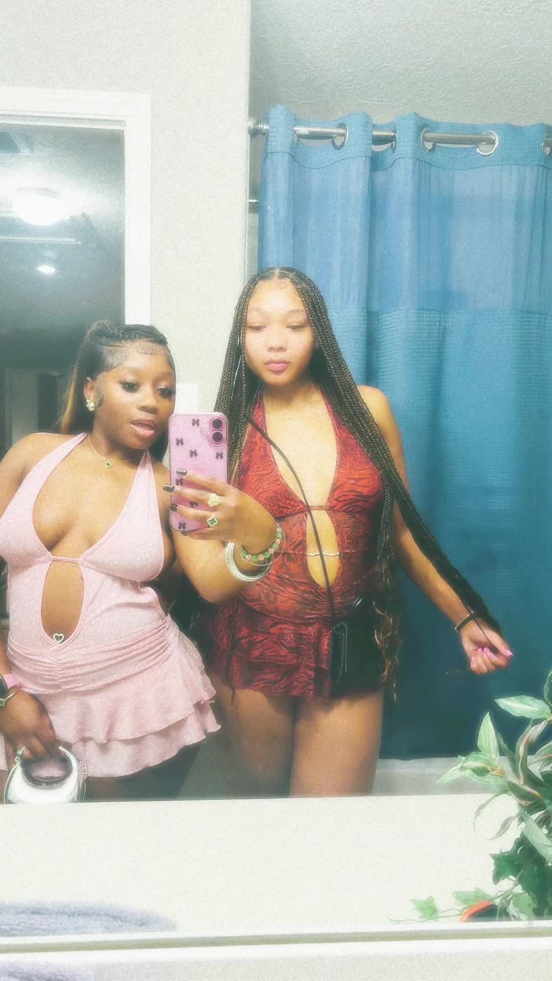 @Neenee