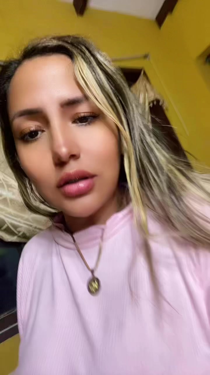 @La Vivi💜🏍️😘
