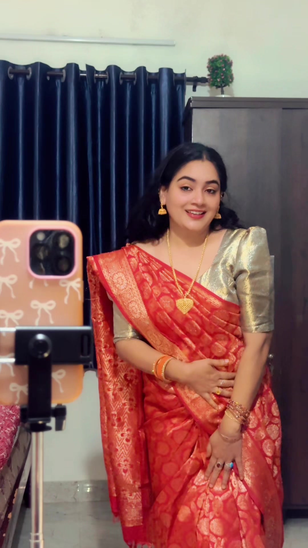 @പോന്നു മിന്നു