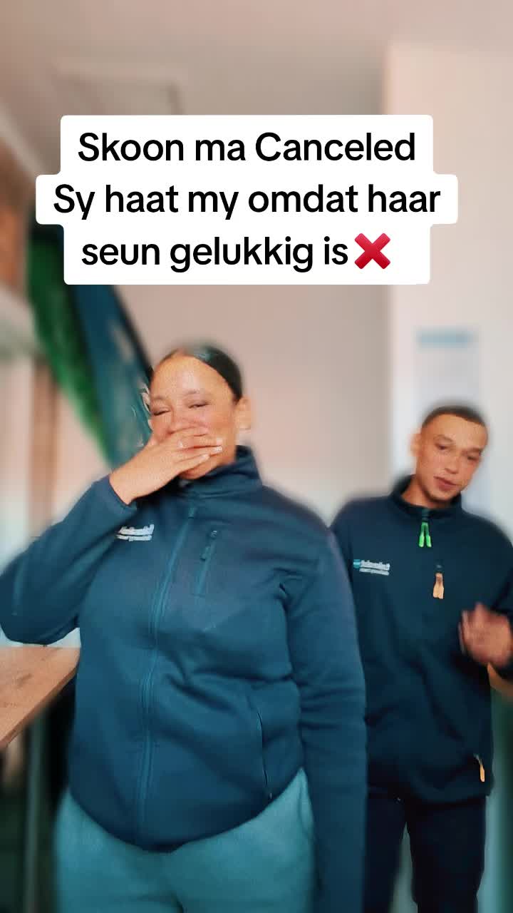 @Dee 👻