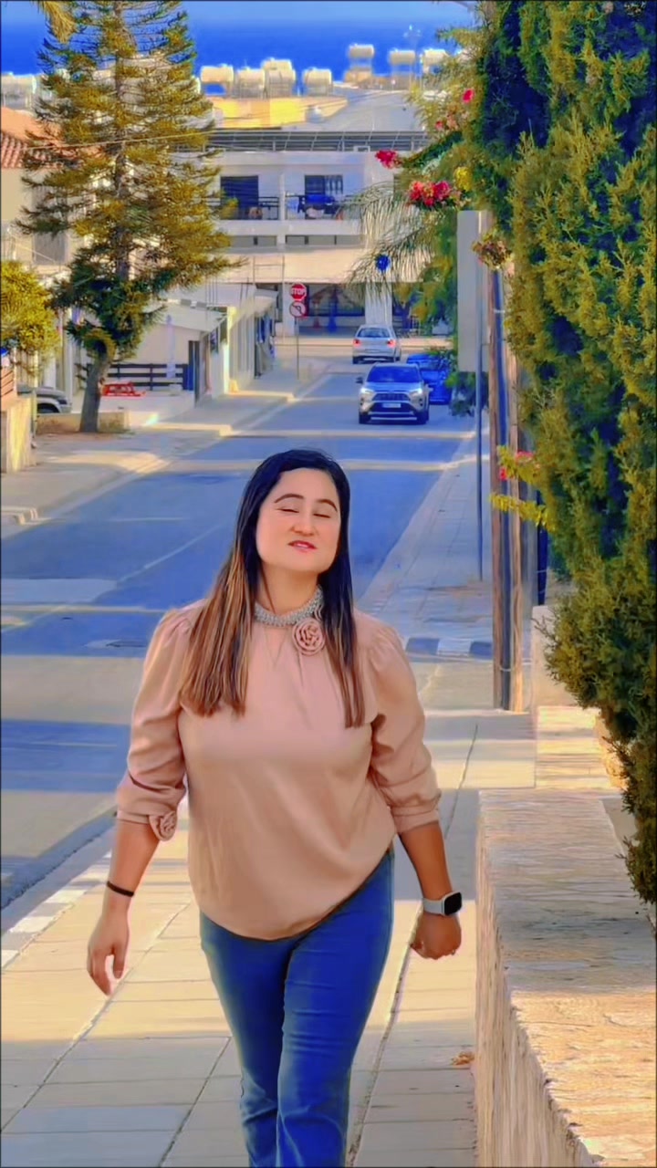 @:👩🏻🦰