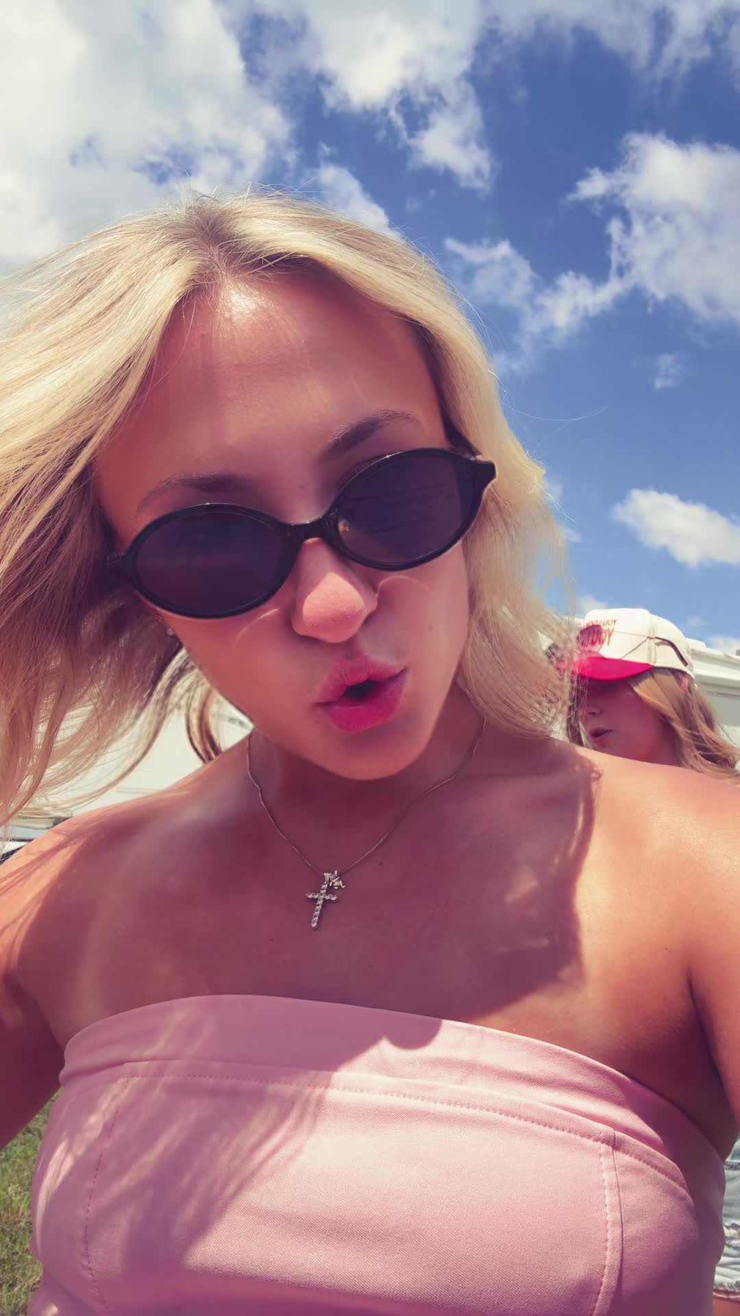 @chloevraspir