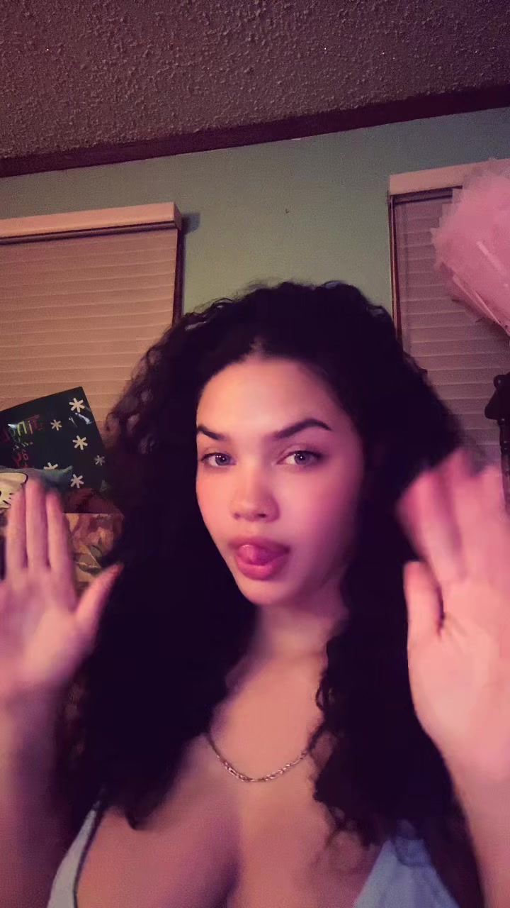 @Bella