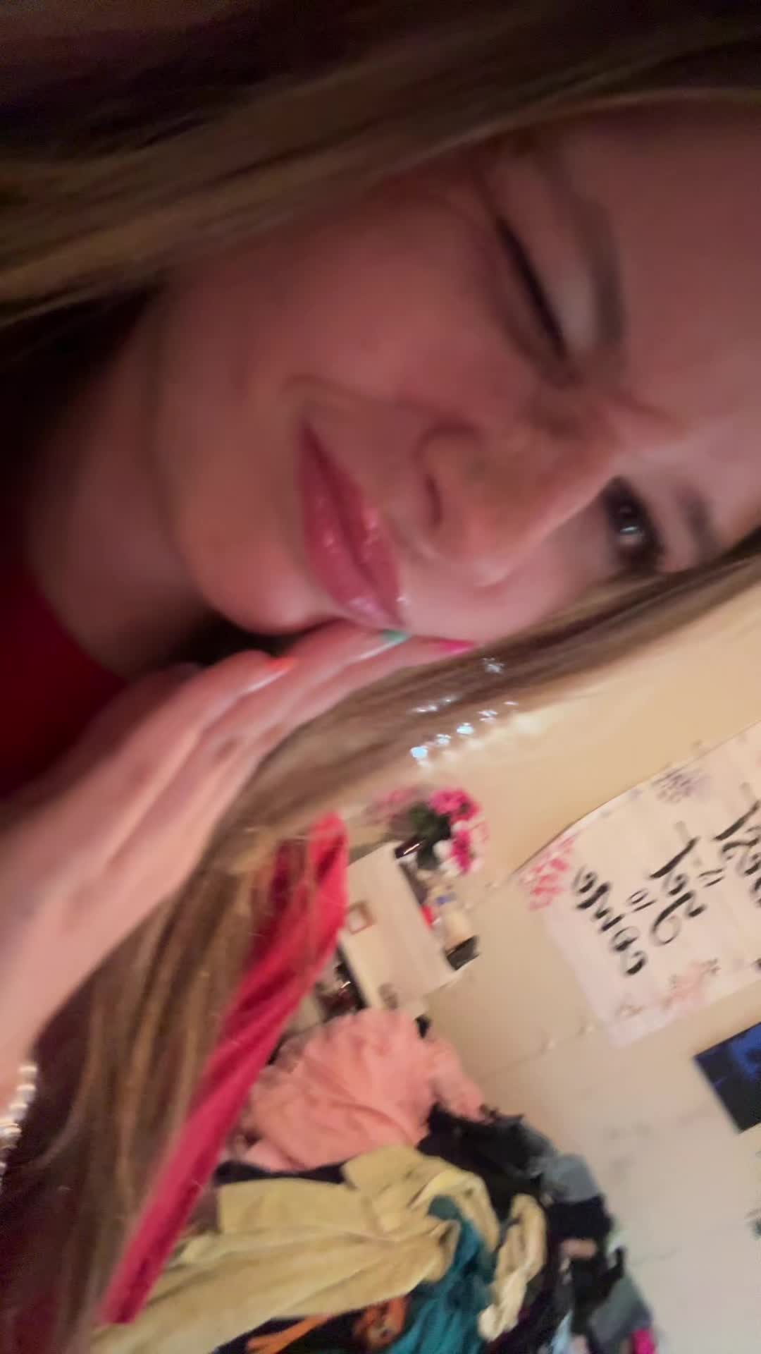 @holygaucamollee