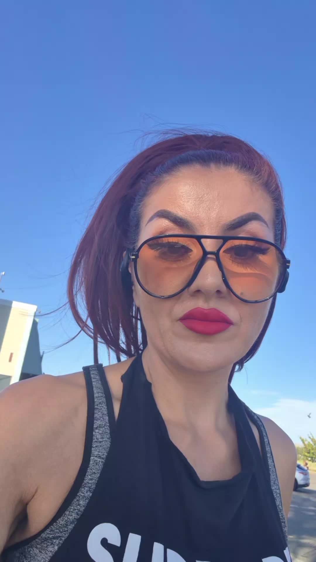 @Lola_LaBamba
