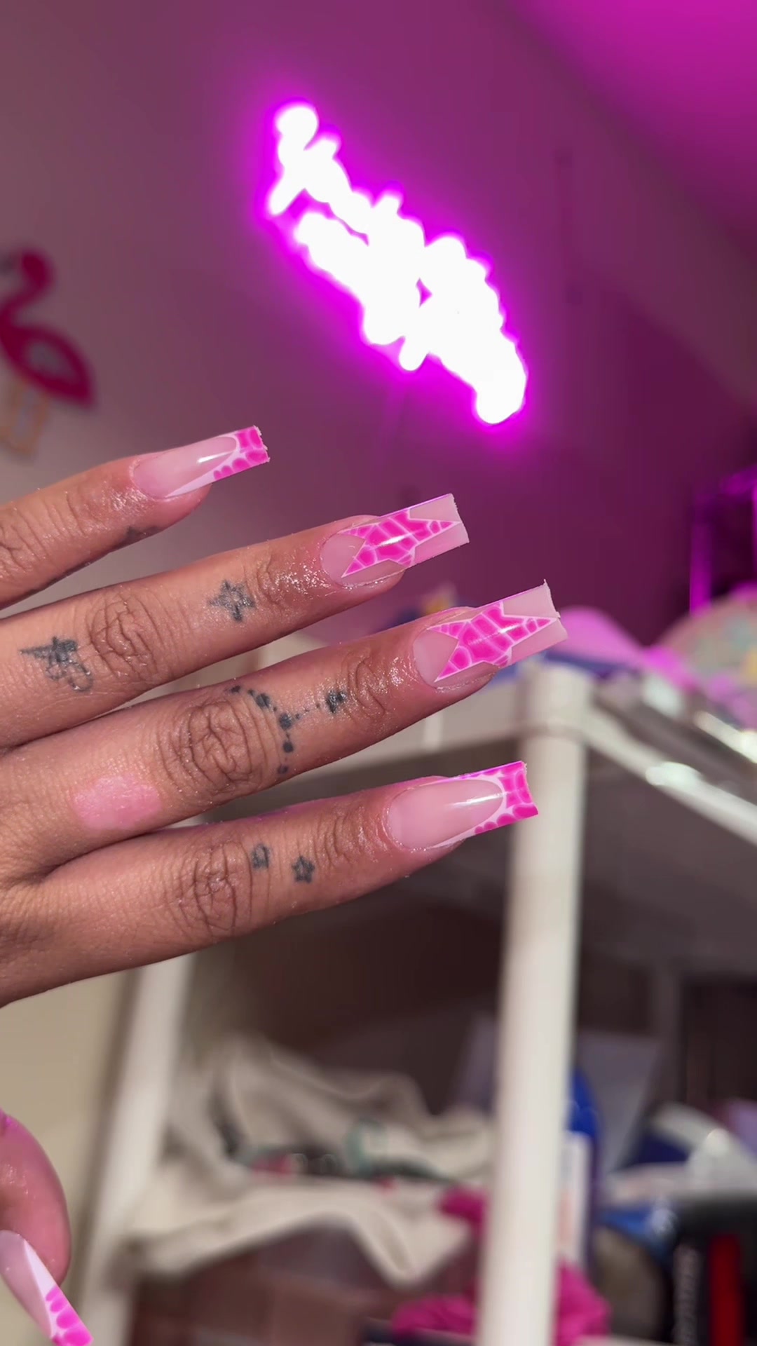 @831 NAIL TECH 🍒