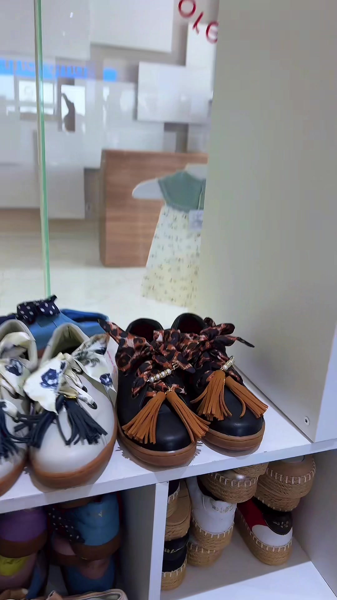 @Zapatos Syslaffitte