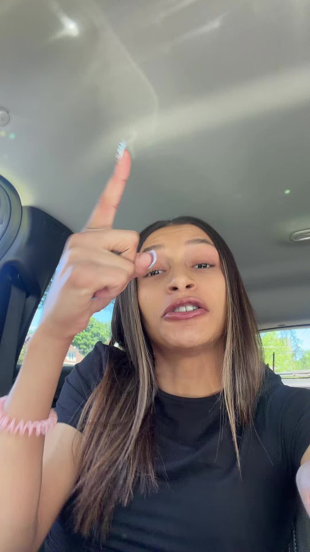 @urlocalhotweirdo