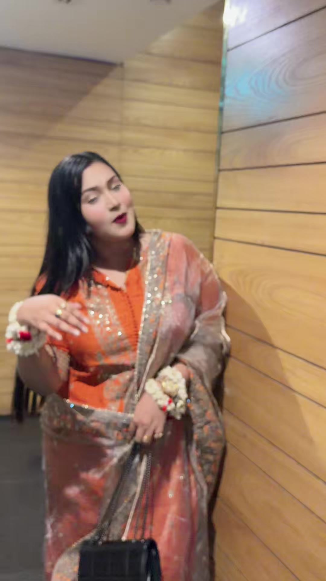 @Arobi Arba Ankhi