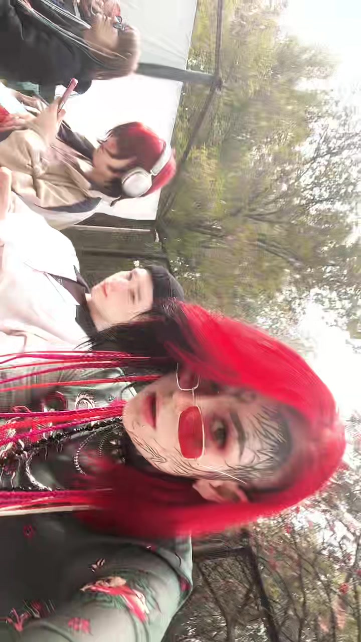 @❤️чТо То На КрАсНоМ❤️