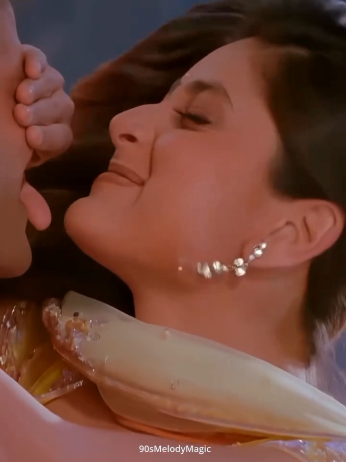 @KareenaKapoorkhan Fc Indonesia