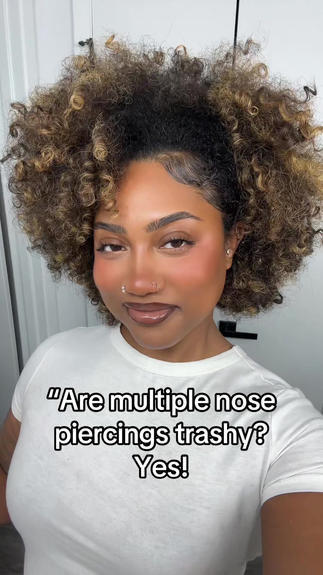 @curlybeviie
