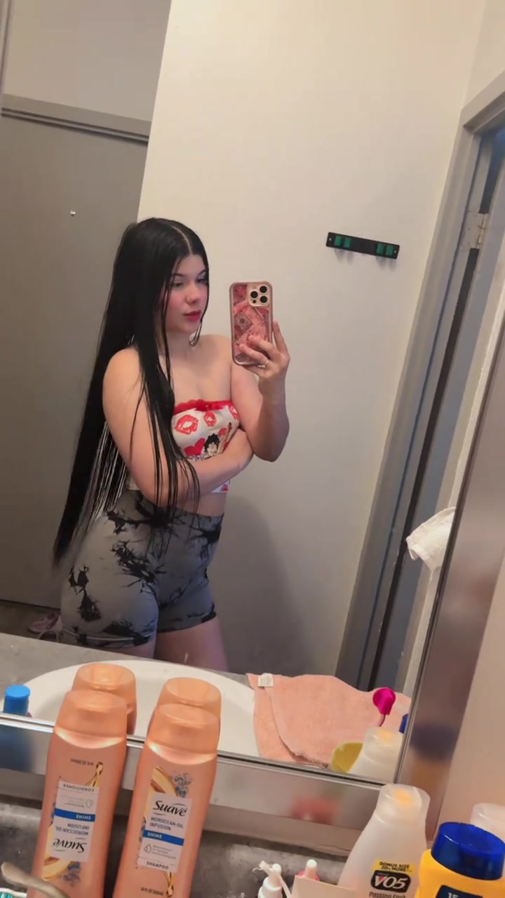 @𝓛𝓪_𝓕𝓻𝓮𝓼𝓲𝓽𝓪🍓🇺🇸