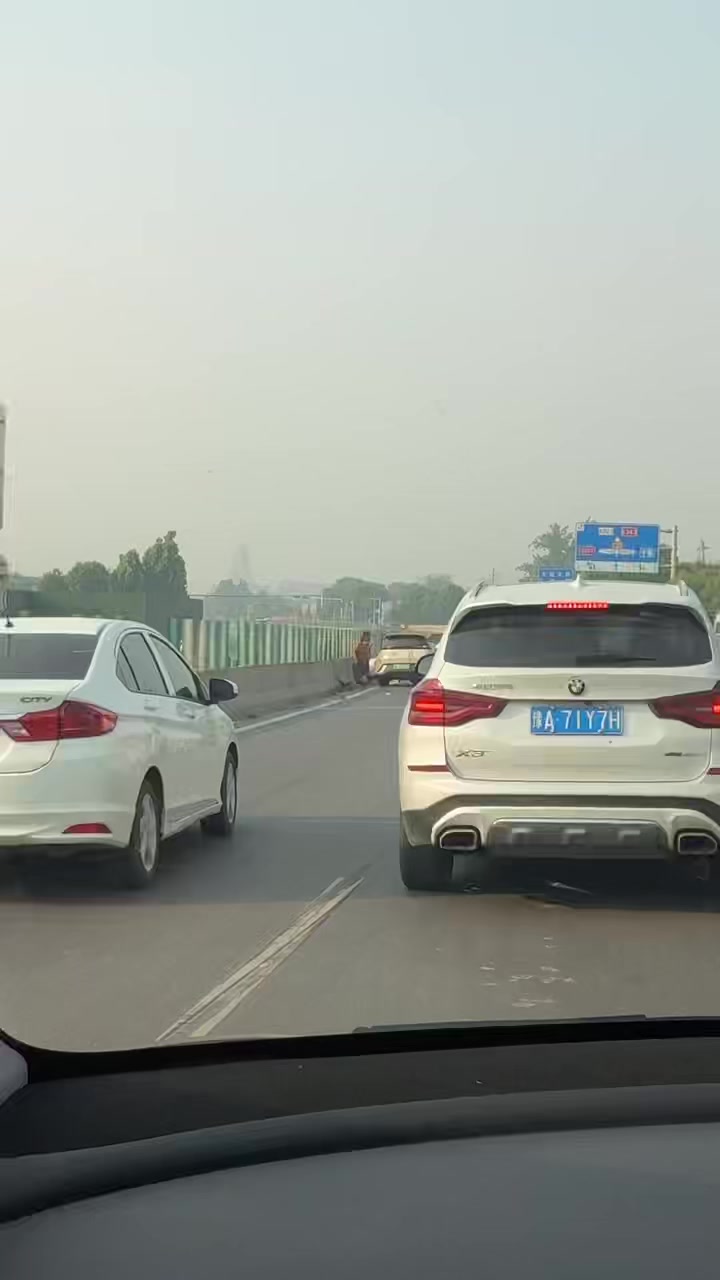 @晃晃悠悠