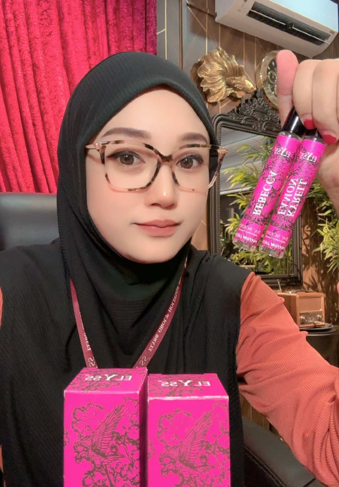 @Cik Puan Auni Founder Elyss
