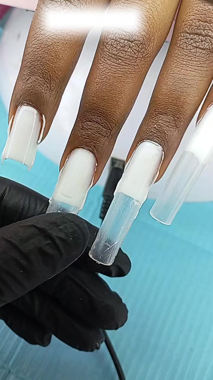 @Naf4nails