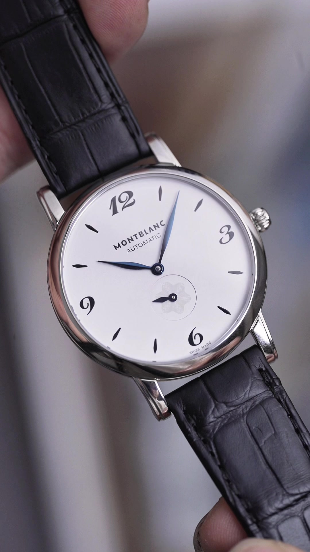 @BDT WATCH Đồng Hồ Thuỵ Sỹ