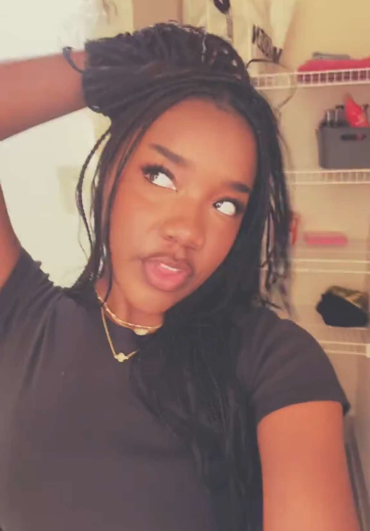 @🐰