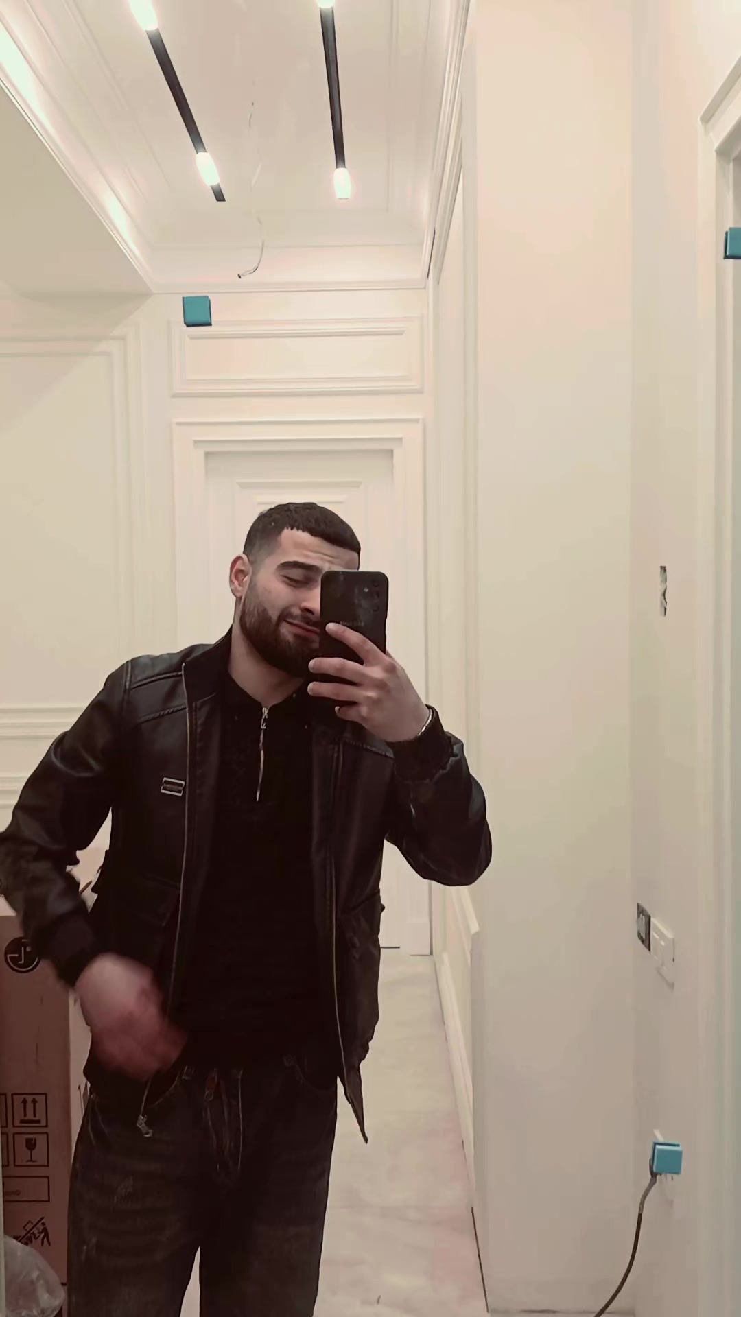 @🖤