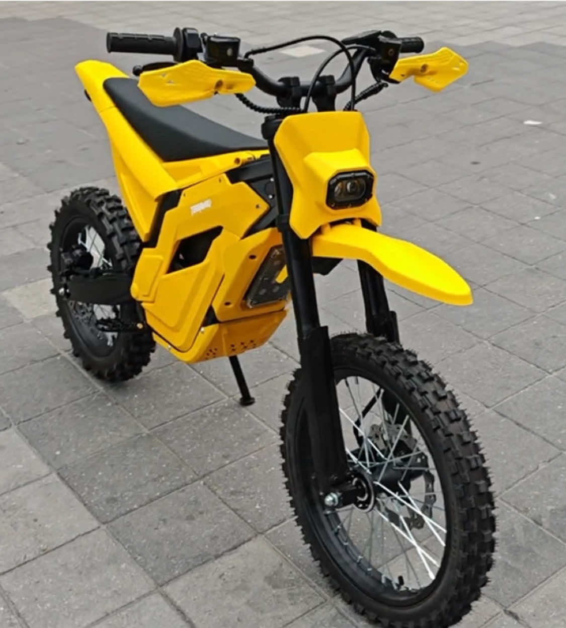 @oukasupermoto