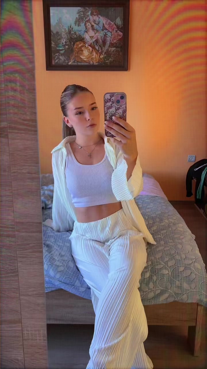 @𝓷𝓲𝓴𝓸𝓵𝓲𝓷𝓪