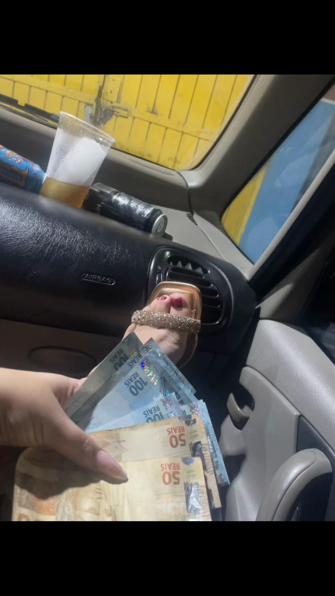 @Isabranquinha @