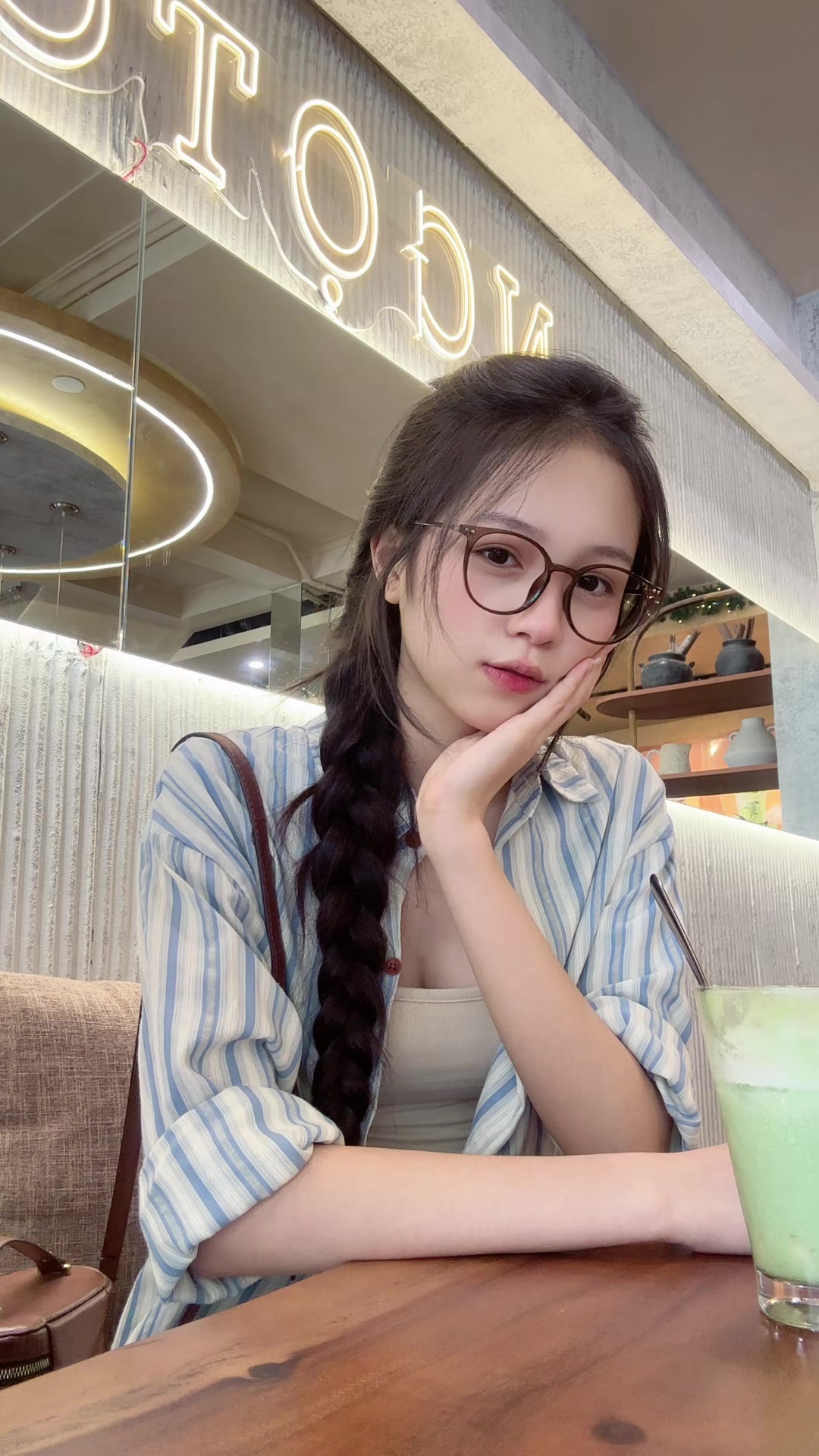 @Bống