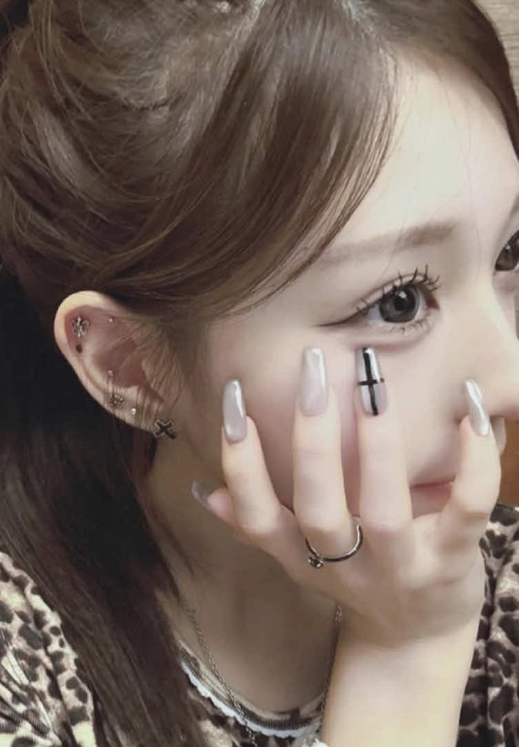 @るり.