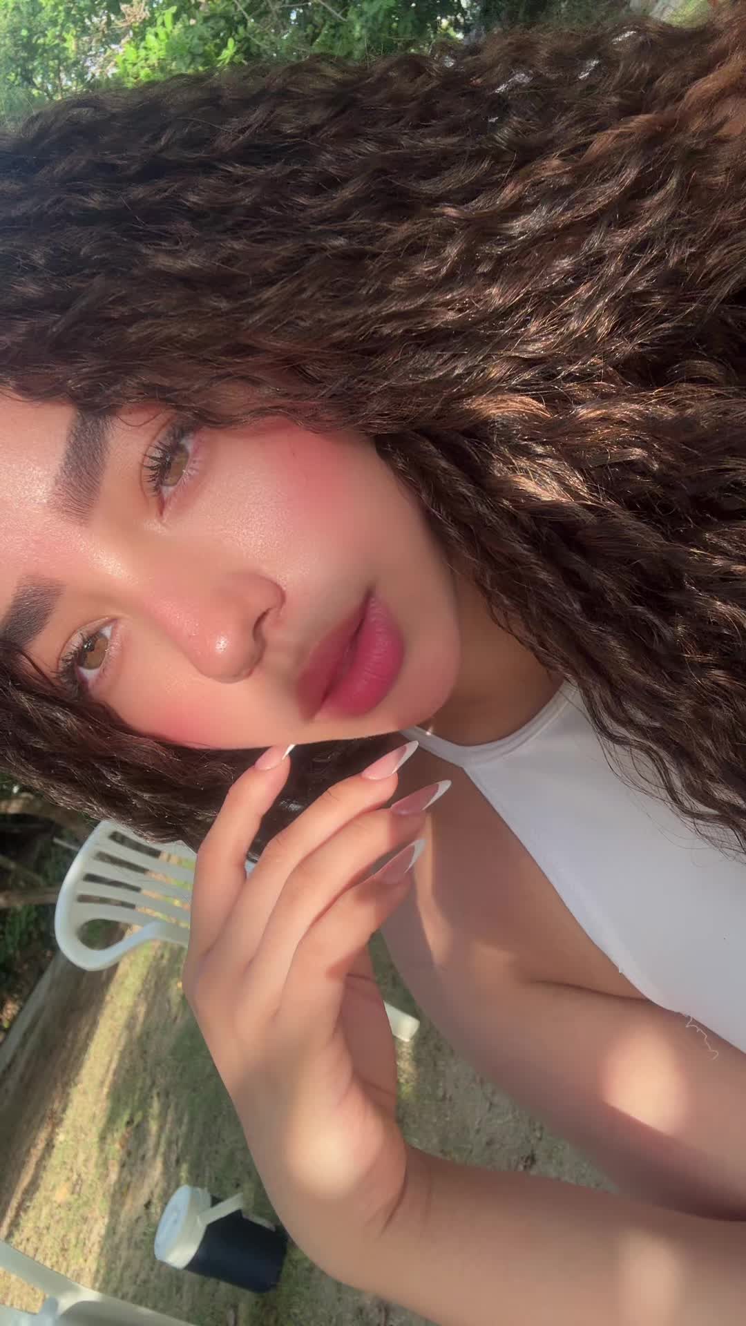 @Valentina