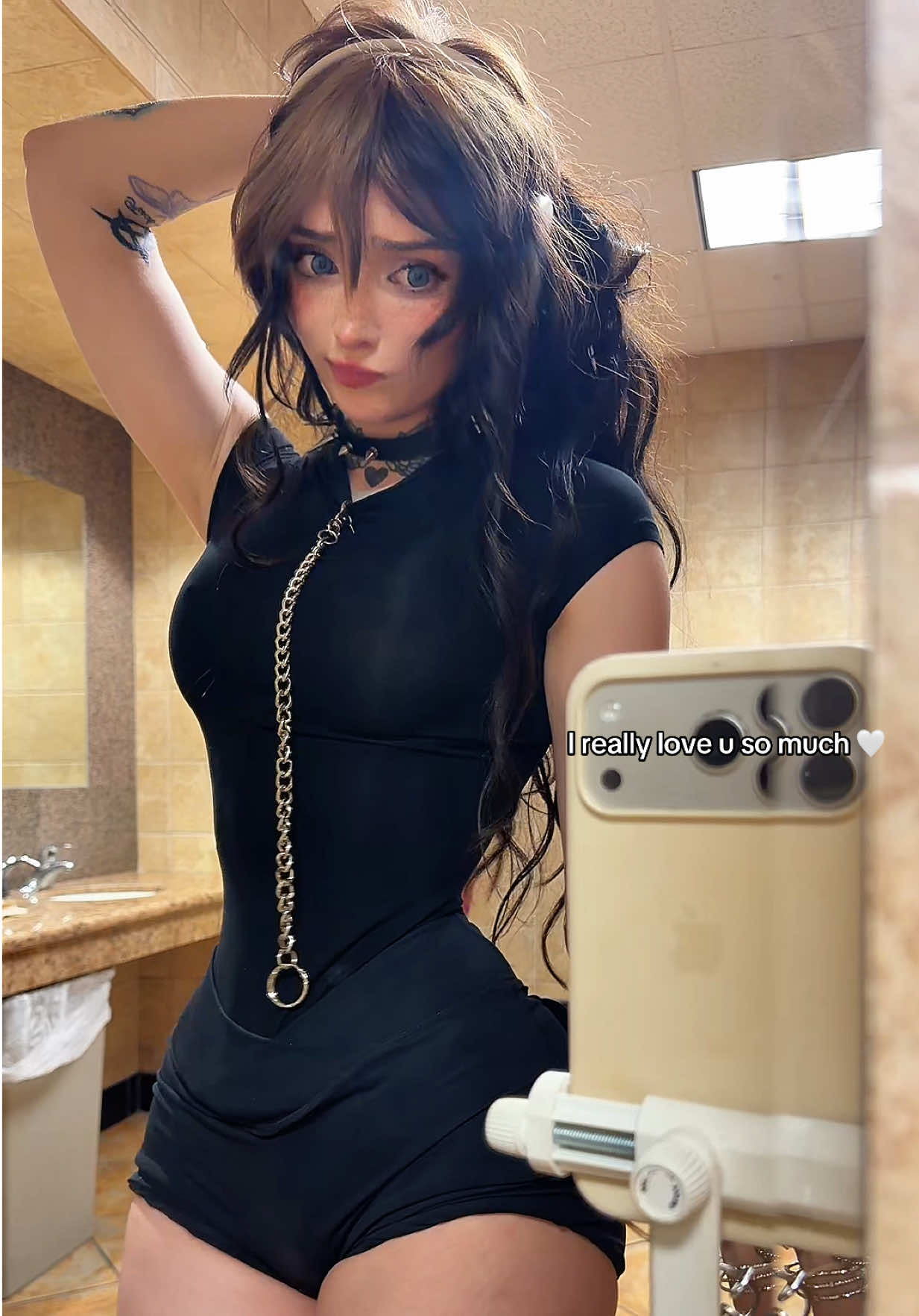 @Anajoy222