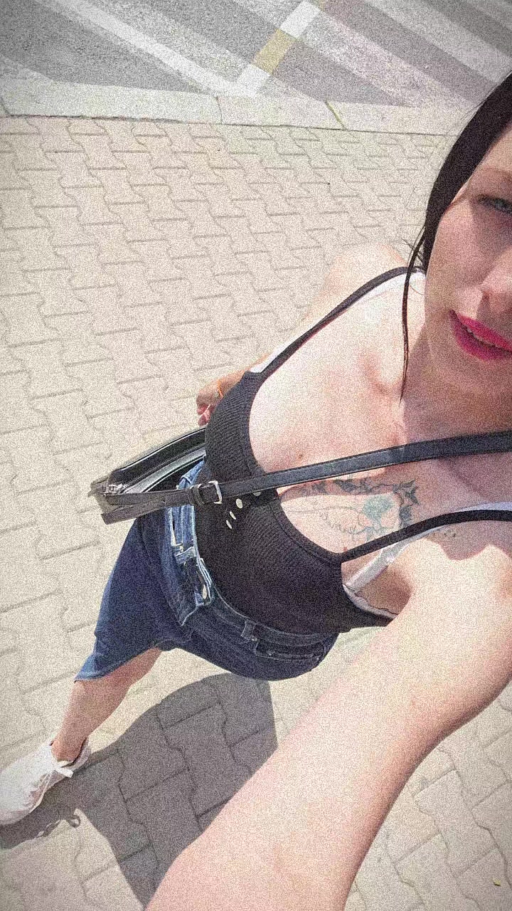 @13Erzsike Lakatos