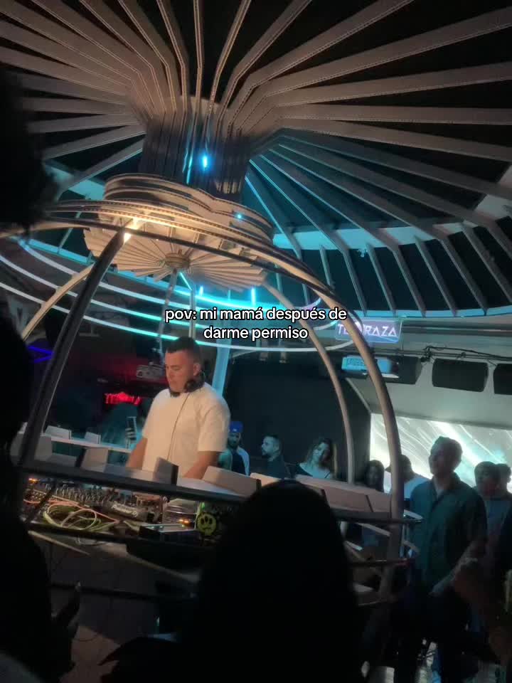 @𝐕