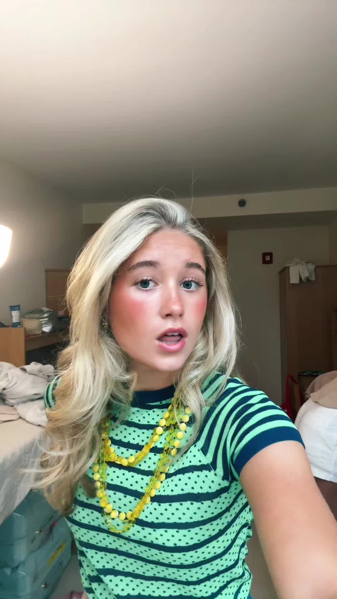 @Lillyholinga