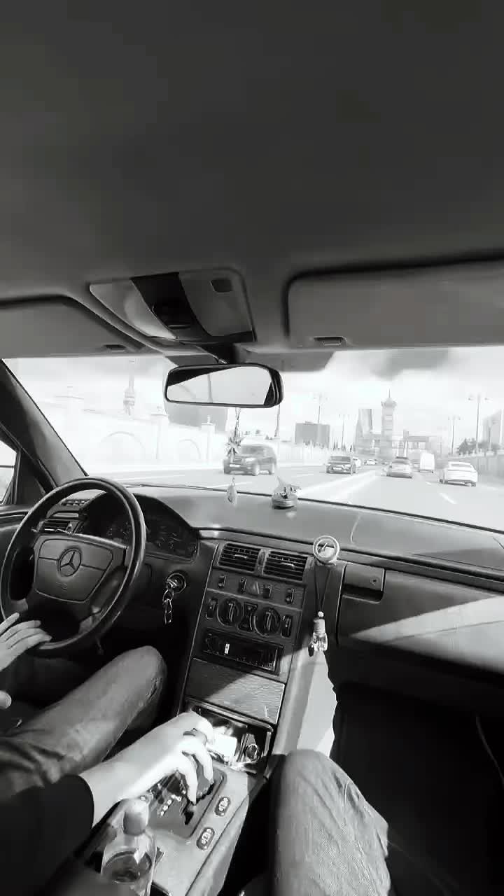 @858🫷🏻