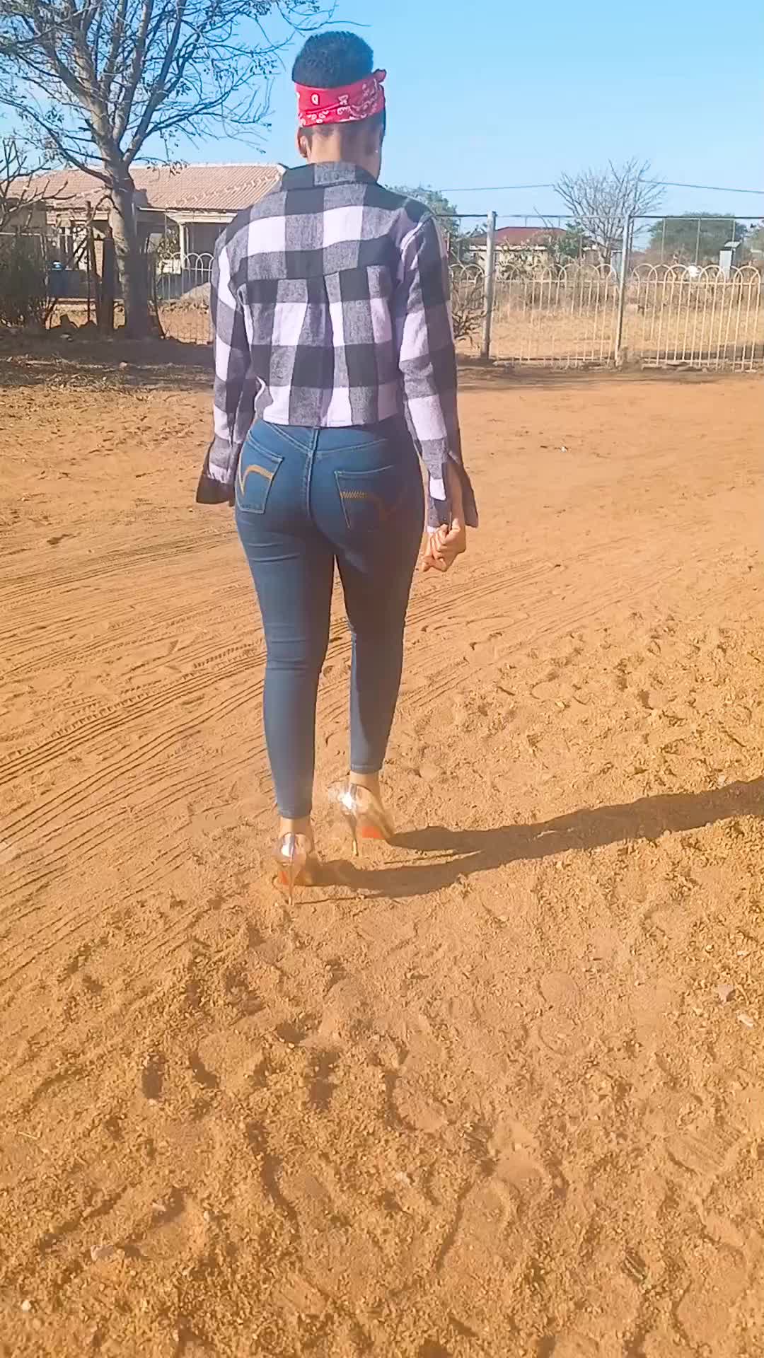 @mavetana