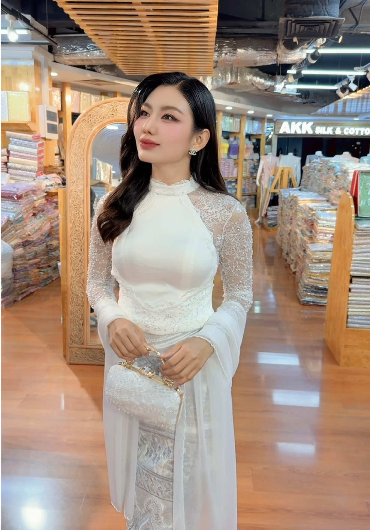 @May Myint Mo Official
