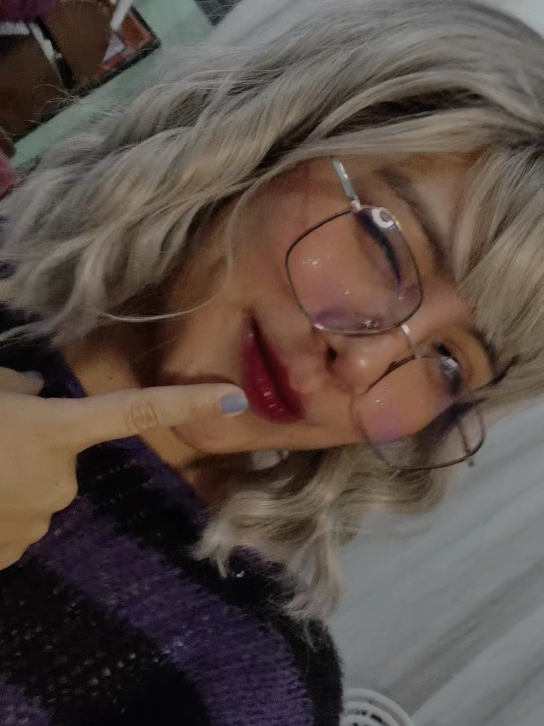 @Miau >w</