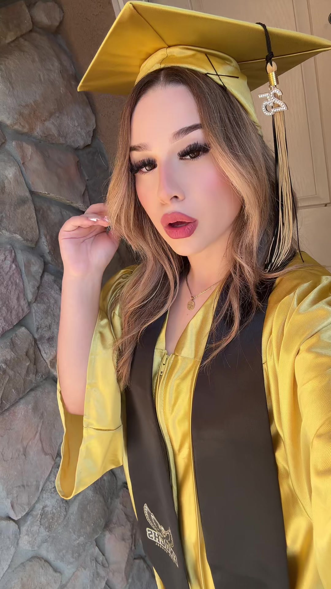 @️