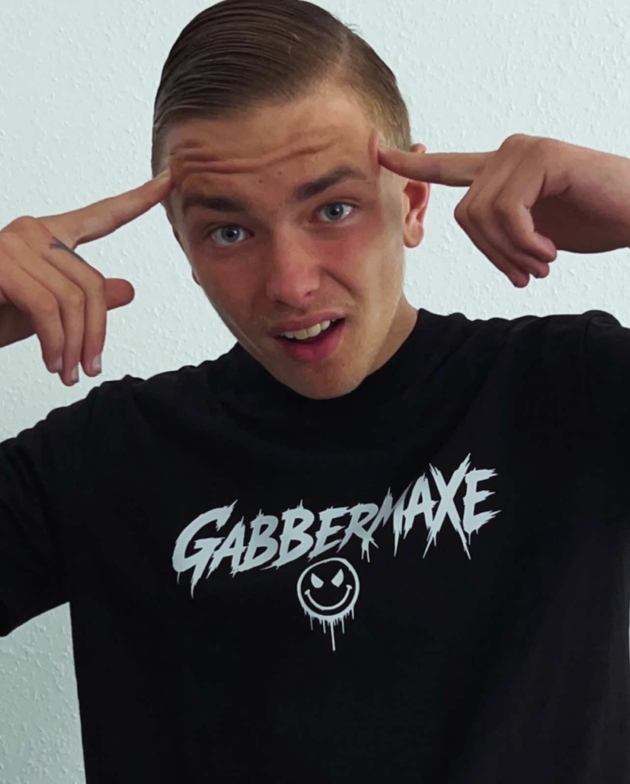 @Gabbermaxe_Ξ•F•N🖤
