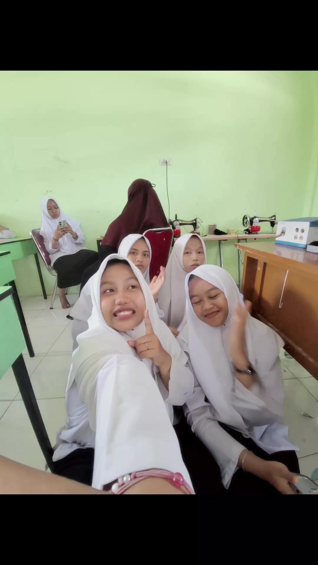 @@idinnnn....