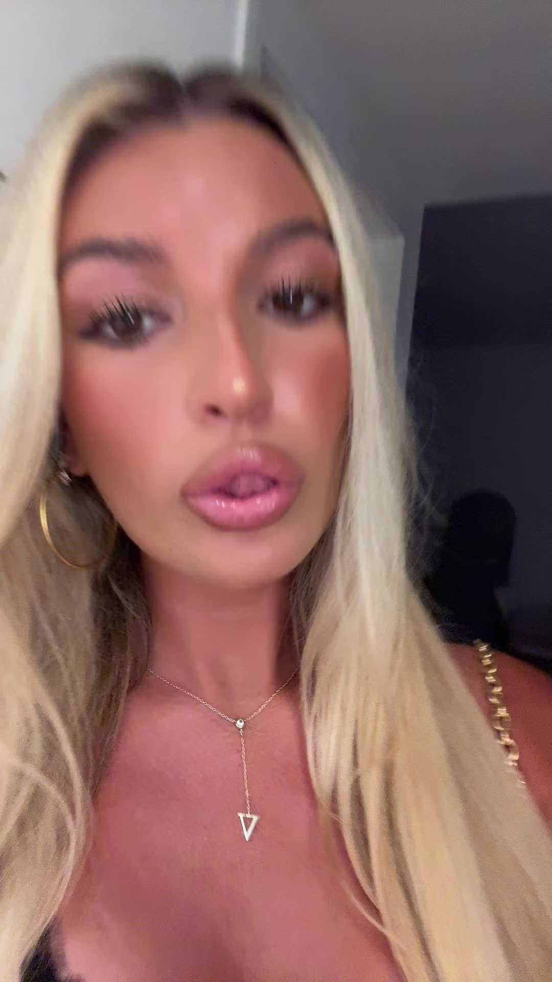 @Hi