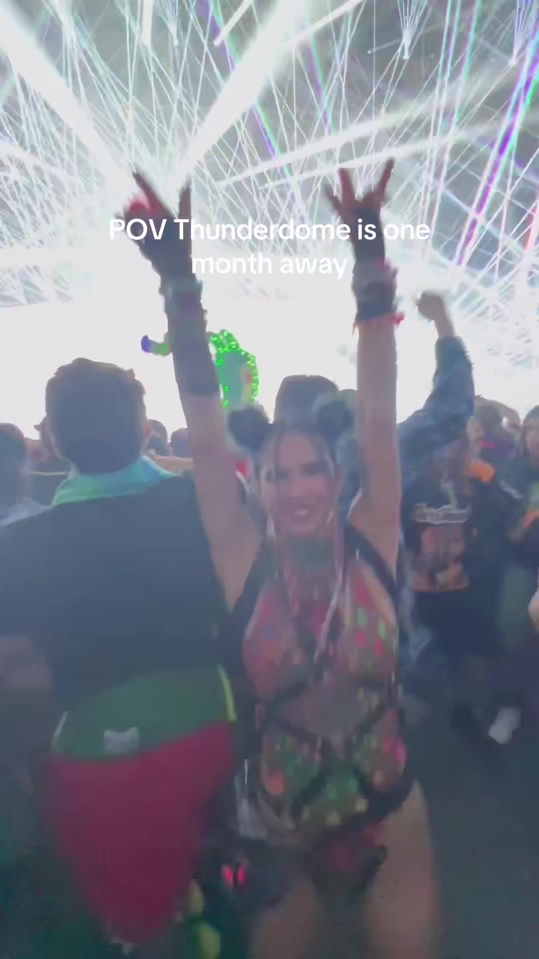 @Reina 🌈 | Radiant Raver 🖤