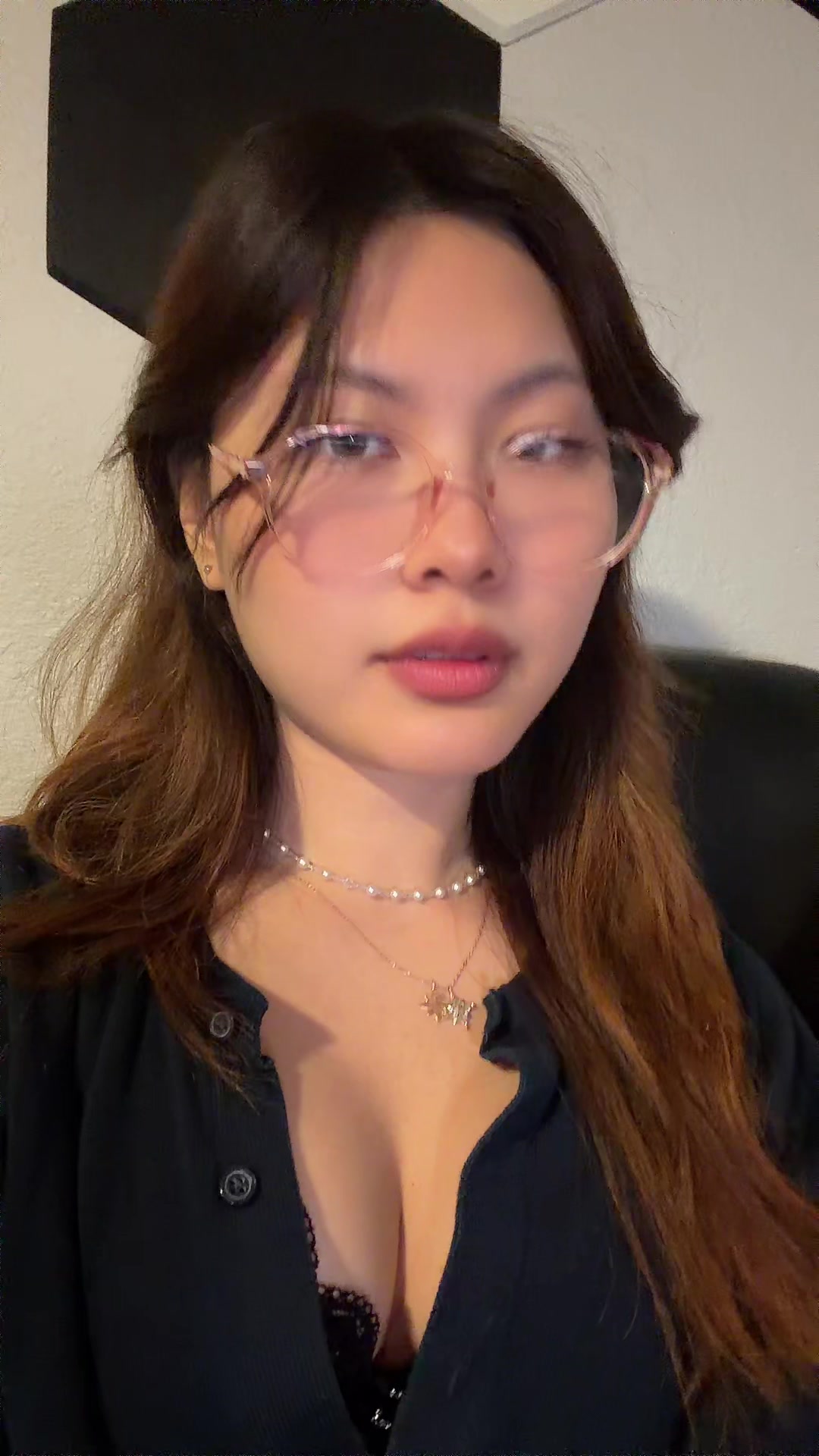 @twitch.tv/nekoxsama